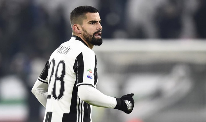 Tomás Rincón pelea su lugar en la Juventus
